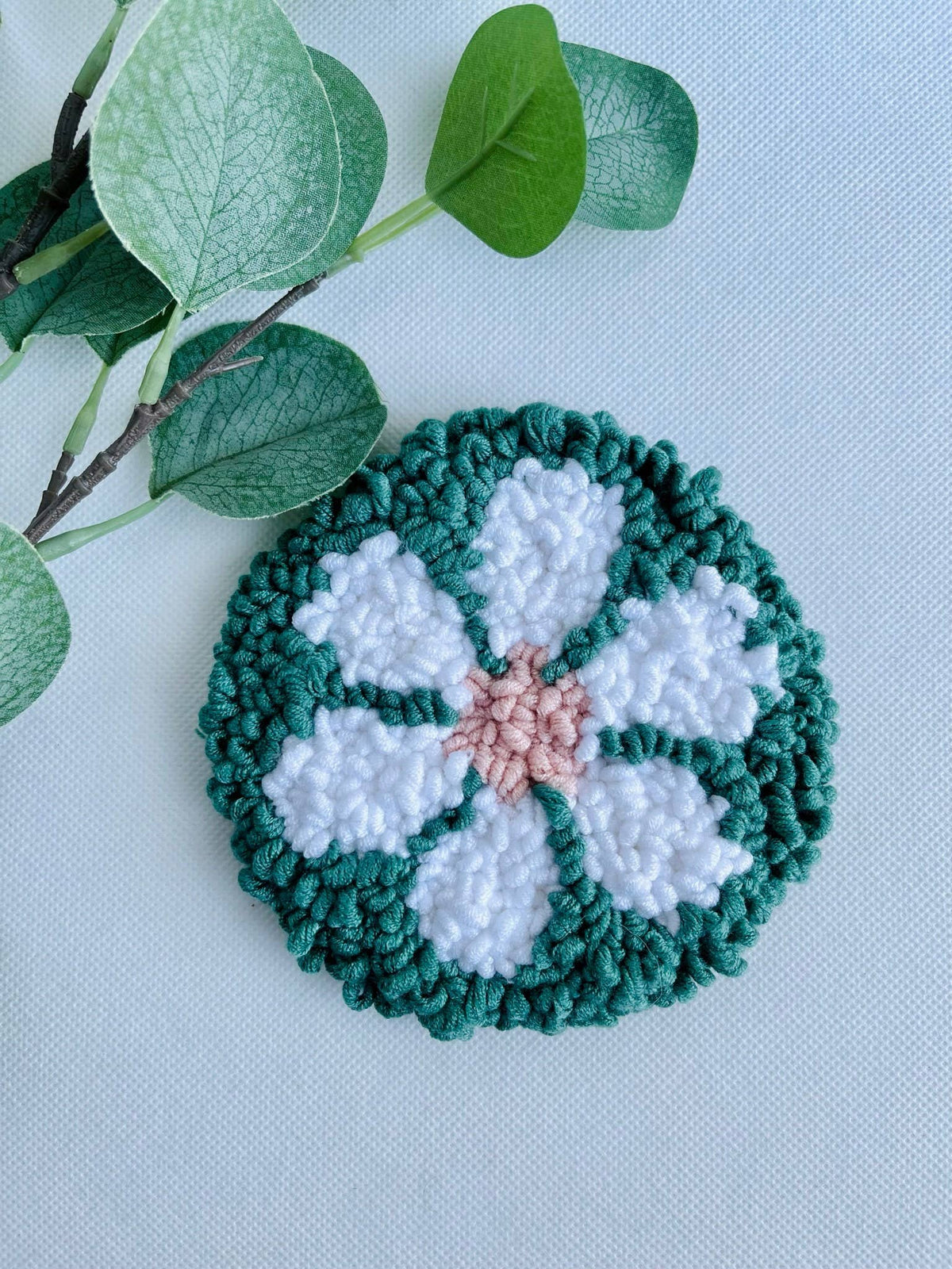 White Daisy Beginner Punch Needle Mug Rug Kit