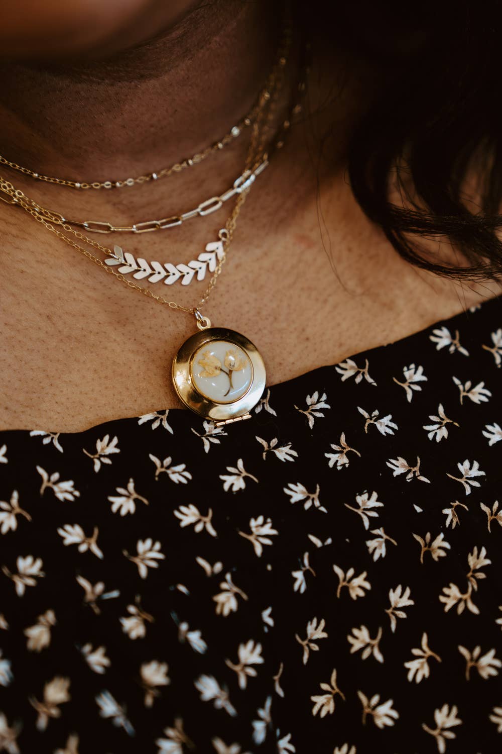 Round Locket Necklace (yellow flower)