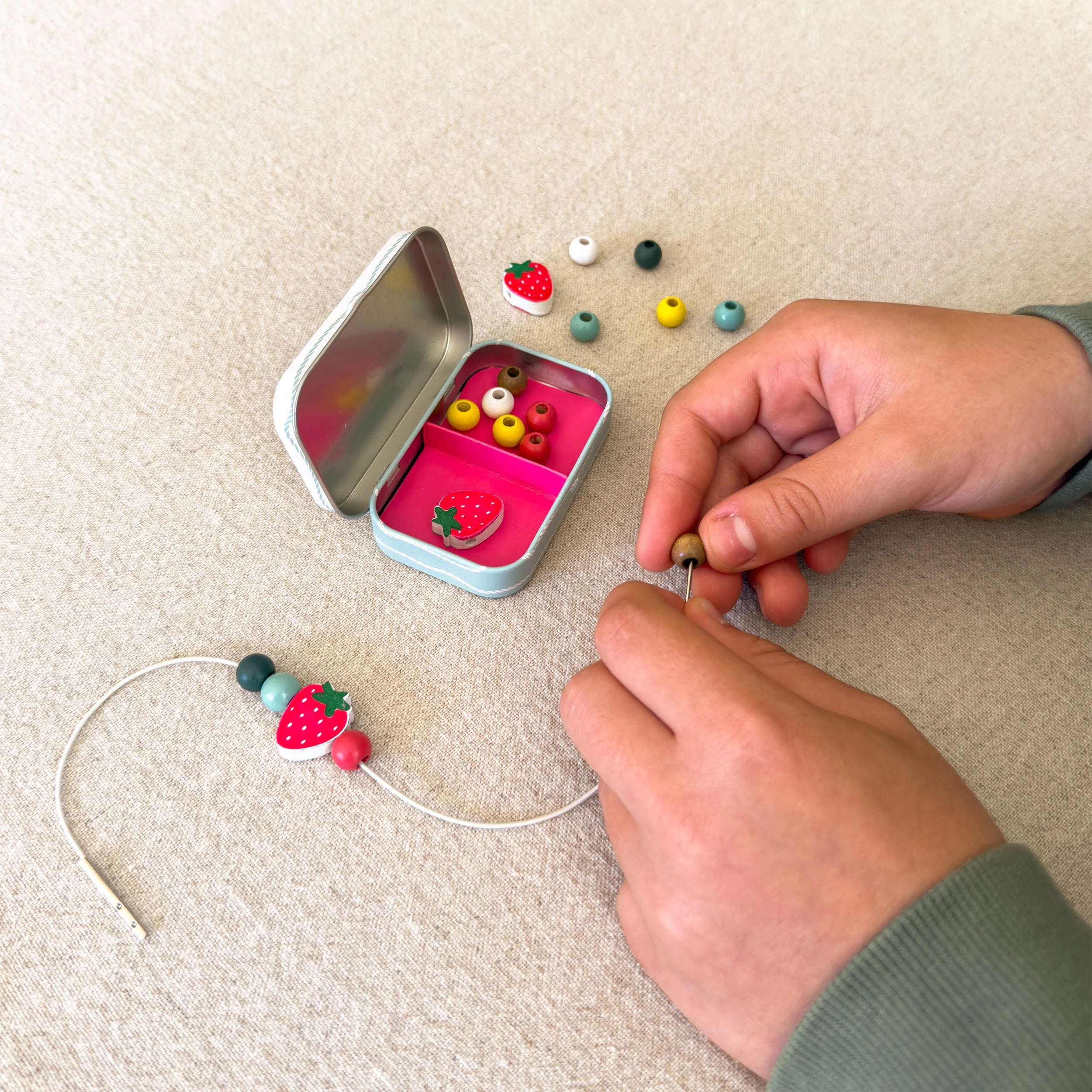 Strawberry Bracelet Kit