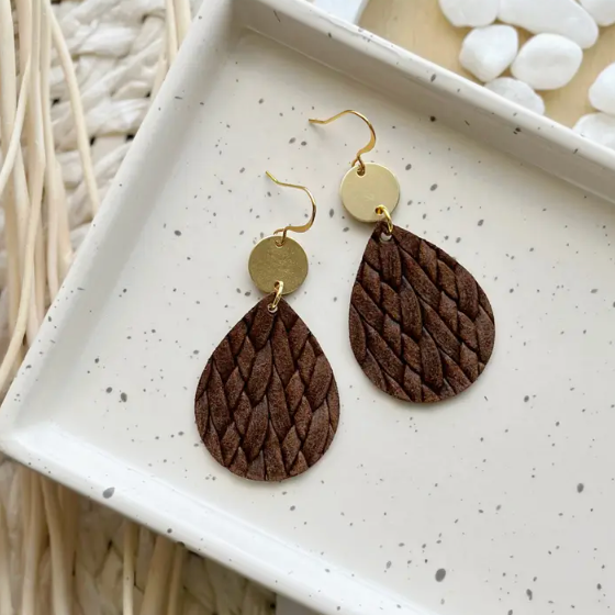 Wicket Goods Dew Drop | Espresso