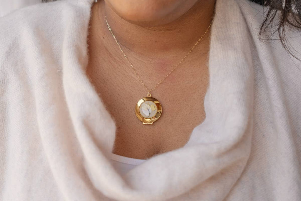 Round Locket Necklace (yellow flower)