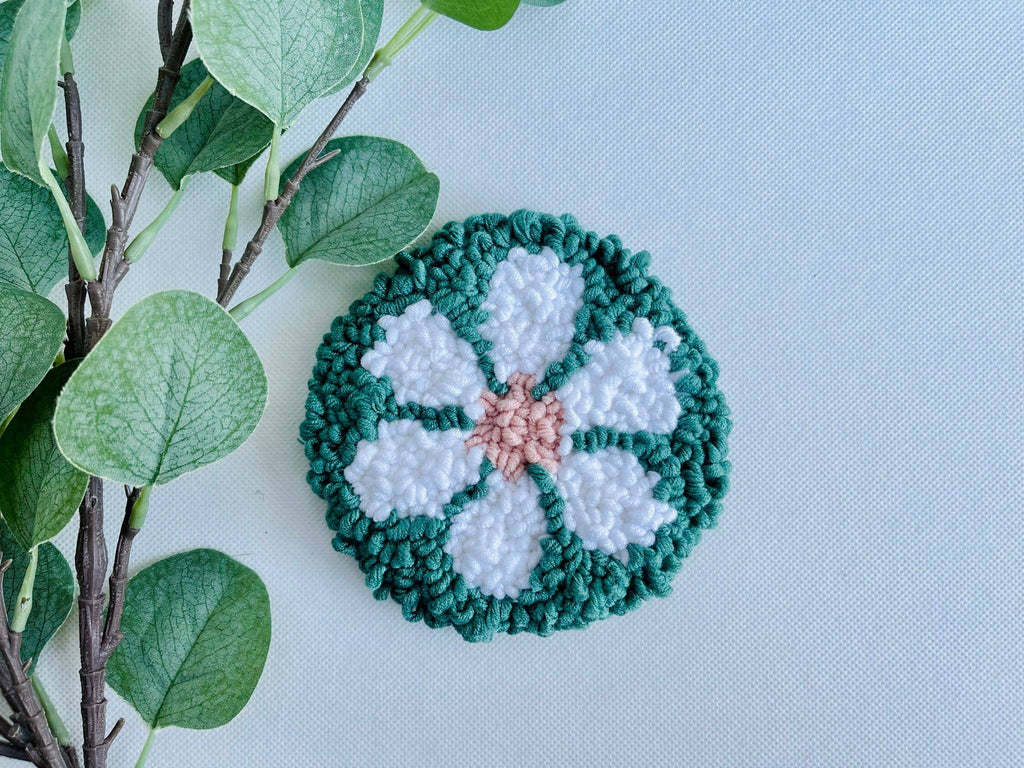 White Daisy Beginner Punch Needle Mug Rug Kit