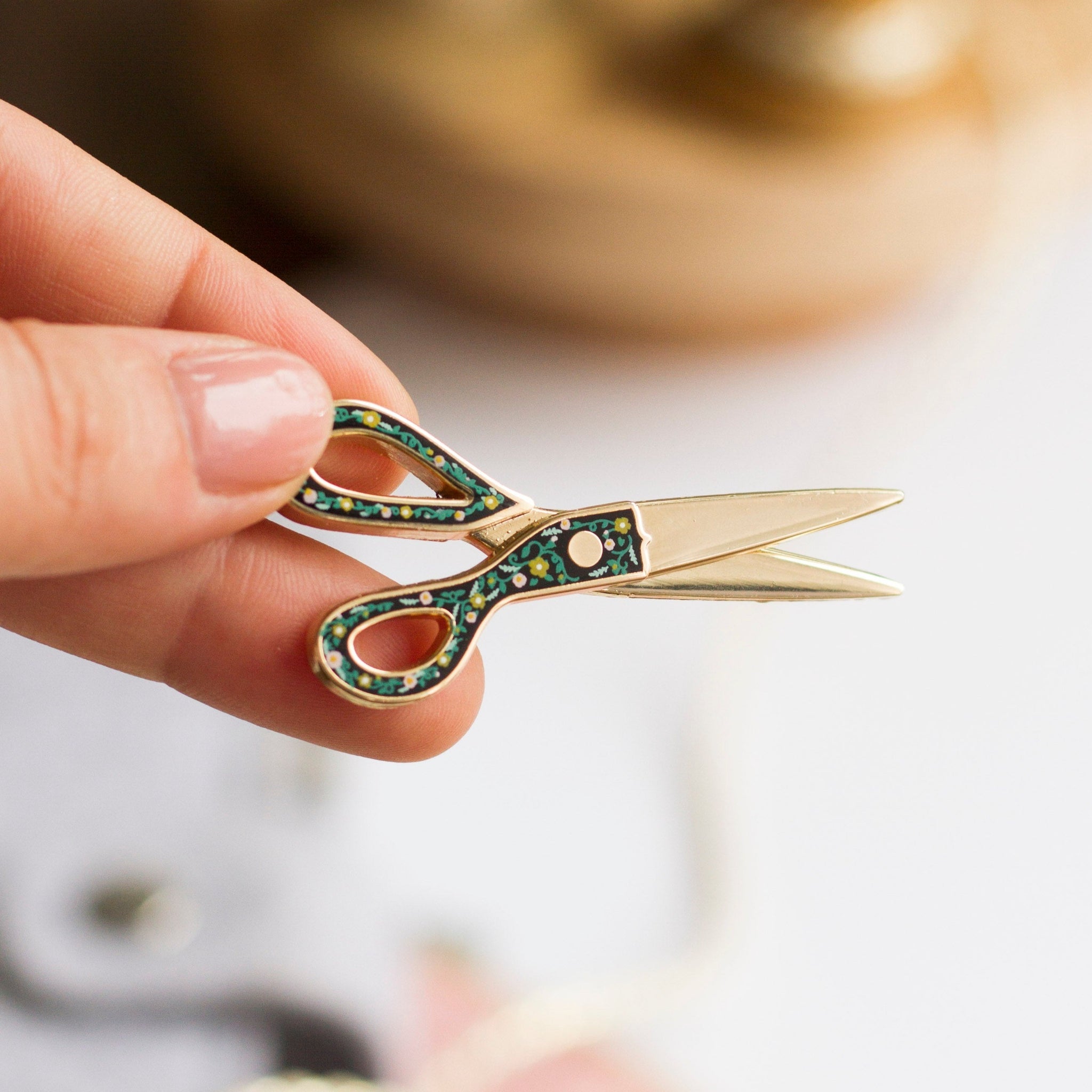 Scissors Interactive Gold Enamel Pin